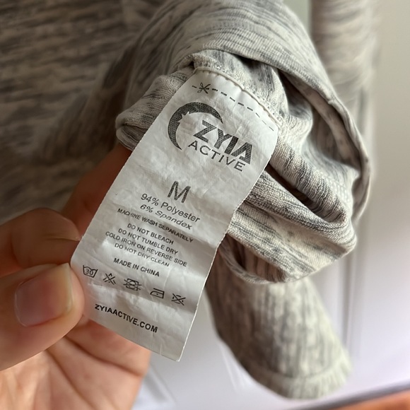 EUC Zyia ‘Ash Split Back Long Sleeve T’ - Picture 5 of 9